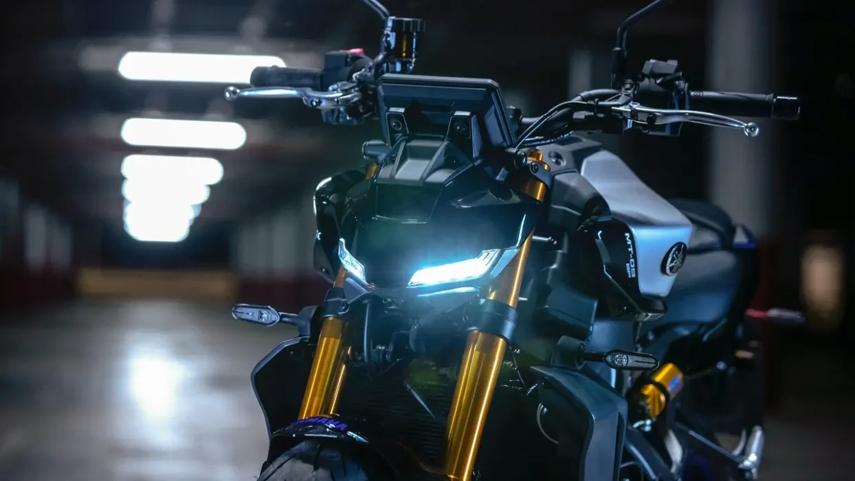 Detail image of Yamaha MT 09 SP in Icon Colourway, front headlights and suspension
