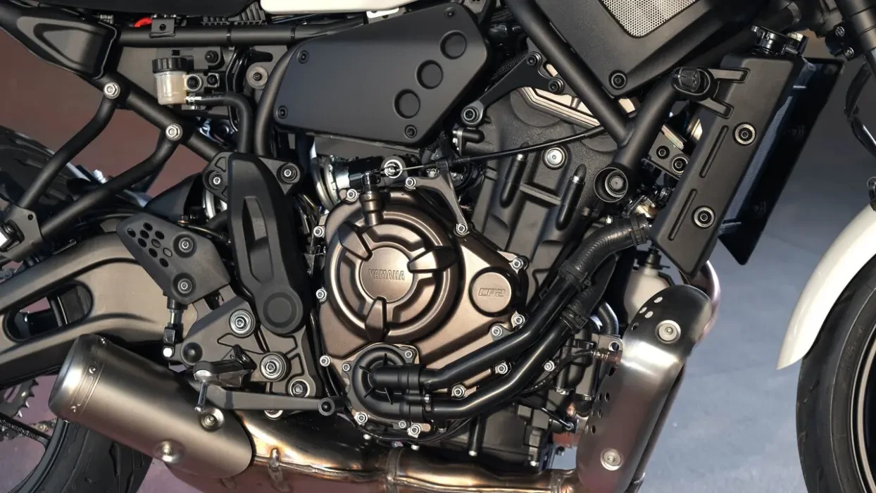 Detail image of Yamaha XSR700 in white Colourway, engine and exhaust