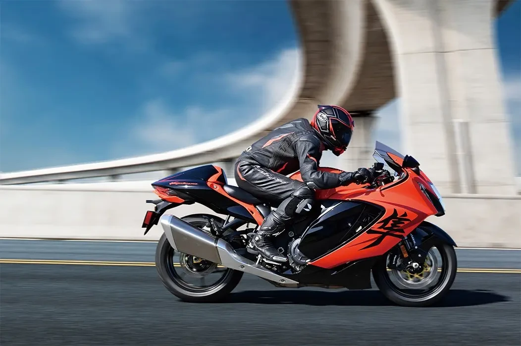 Riding hayabusa 25th anniversary through city